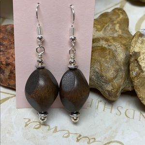 NWOT big wood organic bead earrings brown silver comfy lightweight